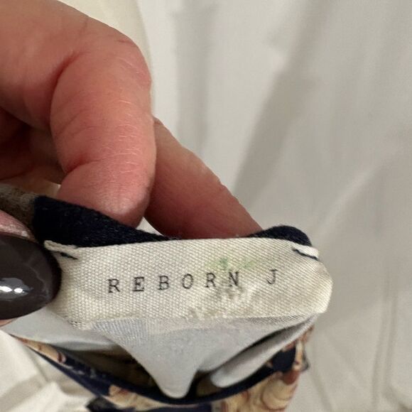 Reborn J Floral Midi Dress - Picture 5 of 6